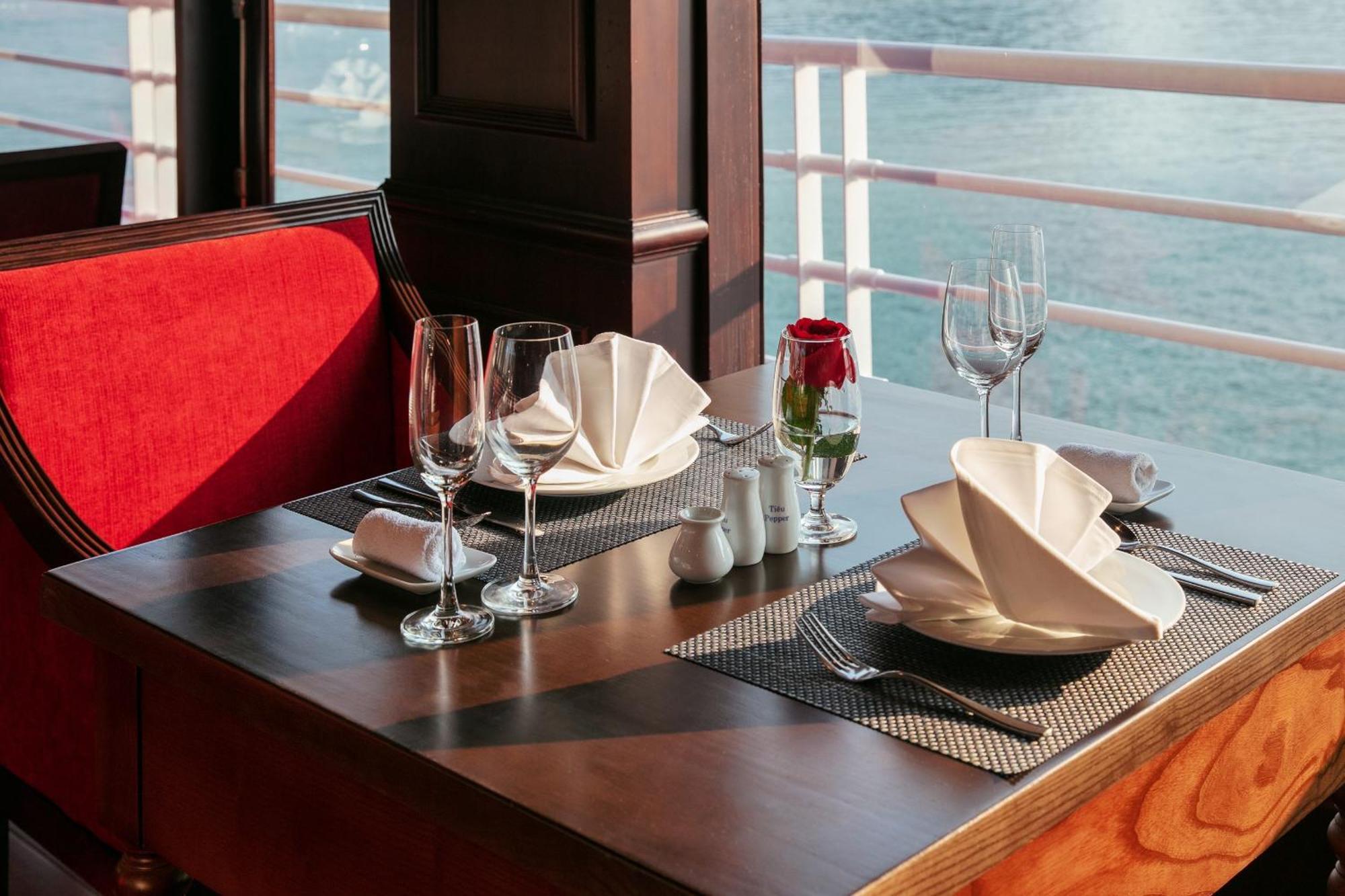 Halong Dragon Bay Cruise Hotel Ха Лонг Екстериор снимка