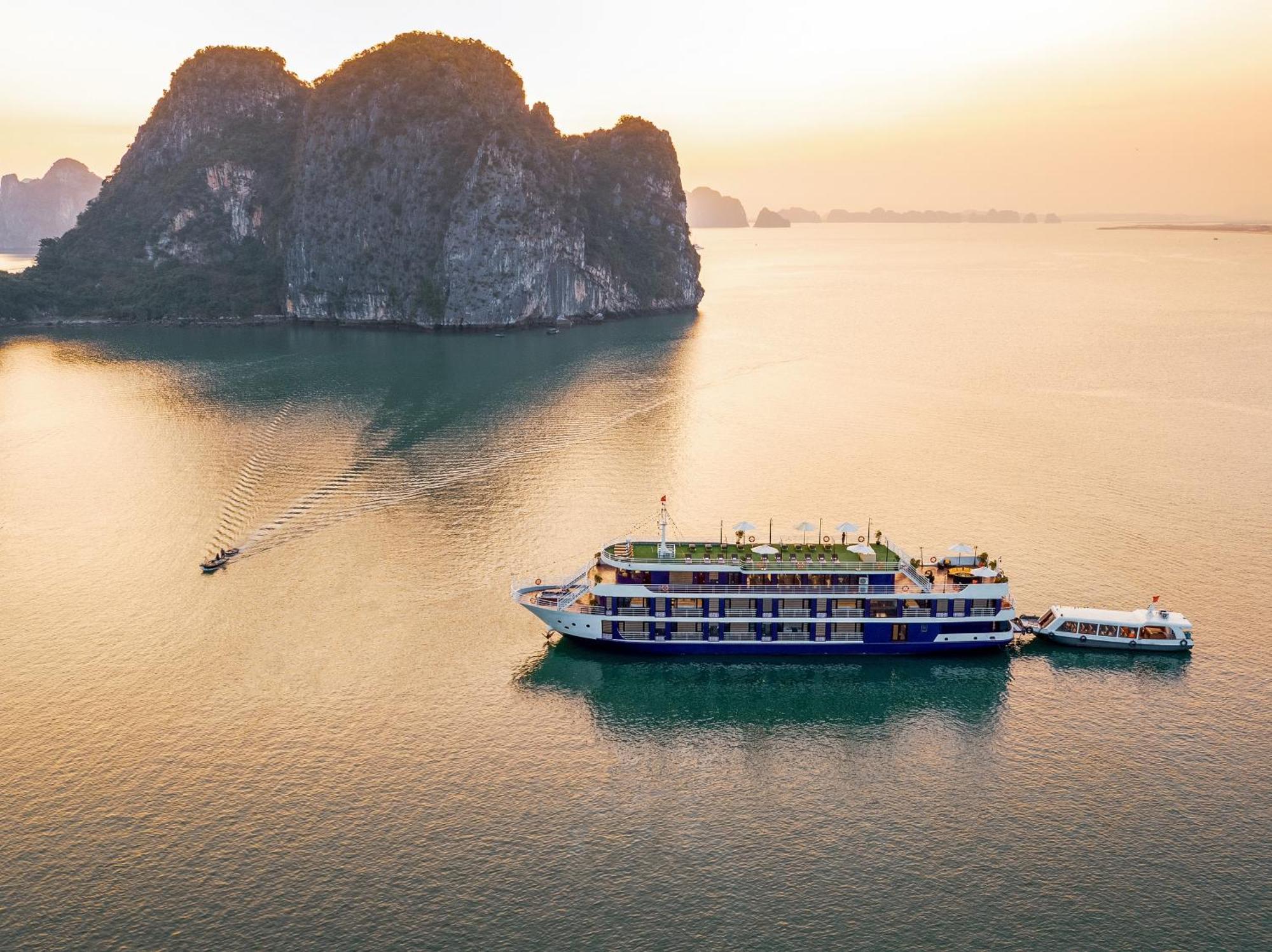 Halong Dragon Bay Cruise Hotel Ха Лонг Екстериор снимка