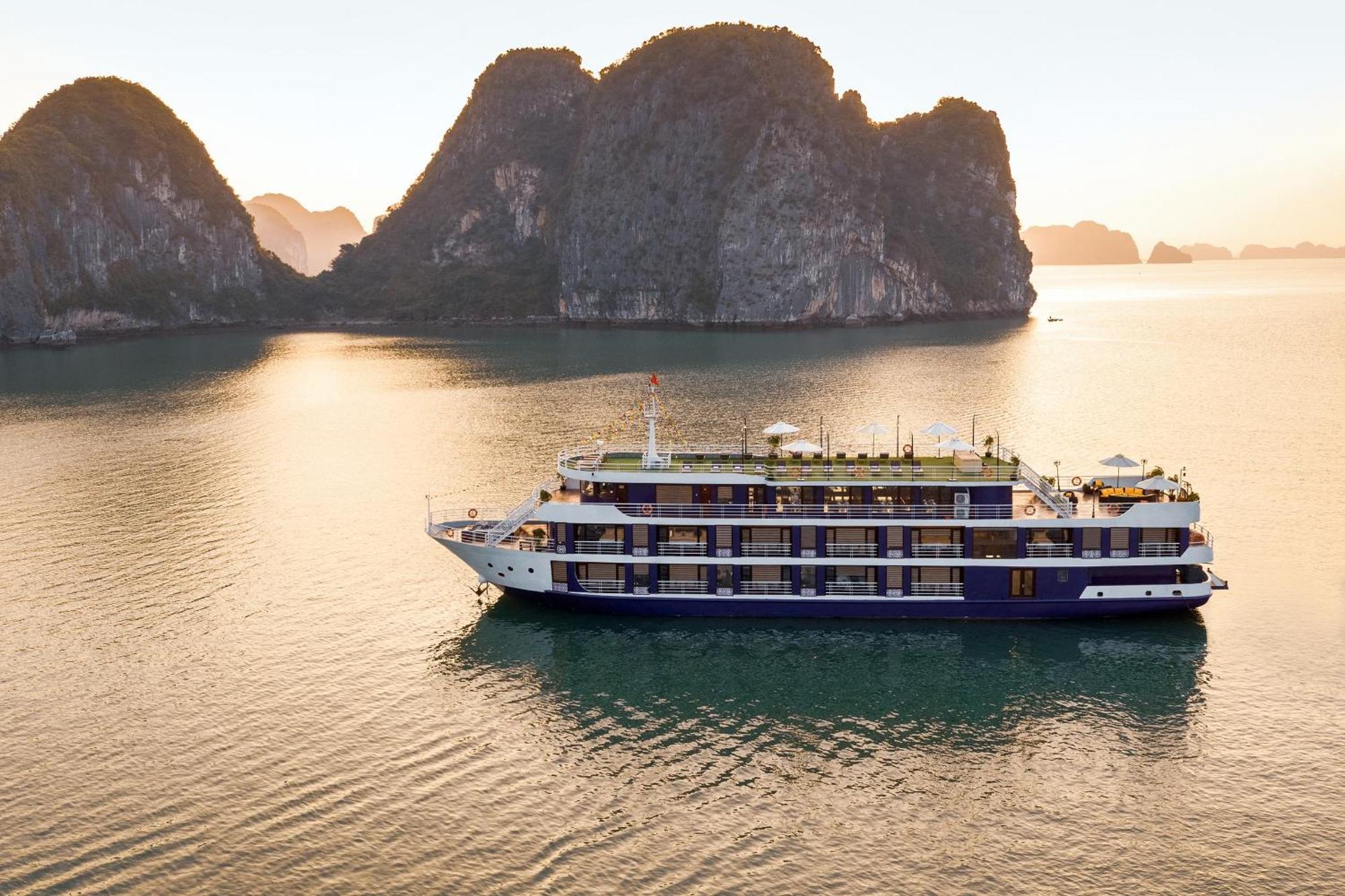 Halong Dragon Bay Cruise Hotel Ха Лонг Екстериор снимка