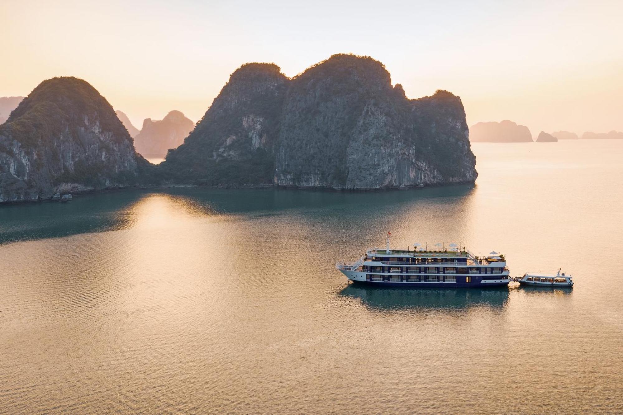 Halong Dragon Bay Cruise Hotel Ха Лонг Екстериор снимка