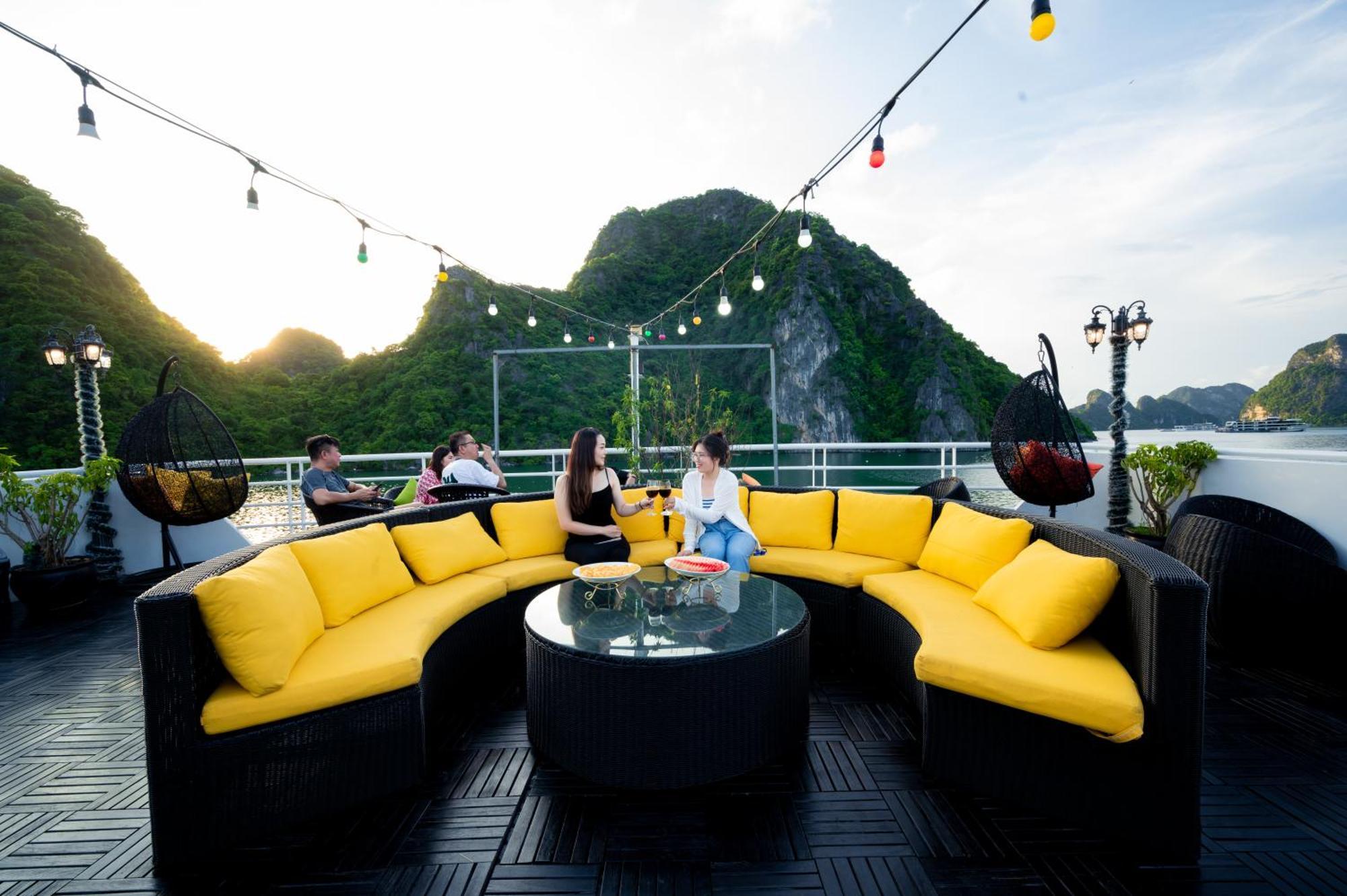 Halong Dragon Bay Cruise Hotel Ха Лонг Екстериор снимка