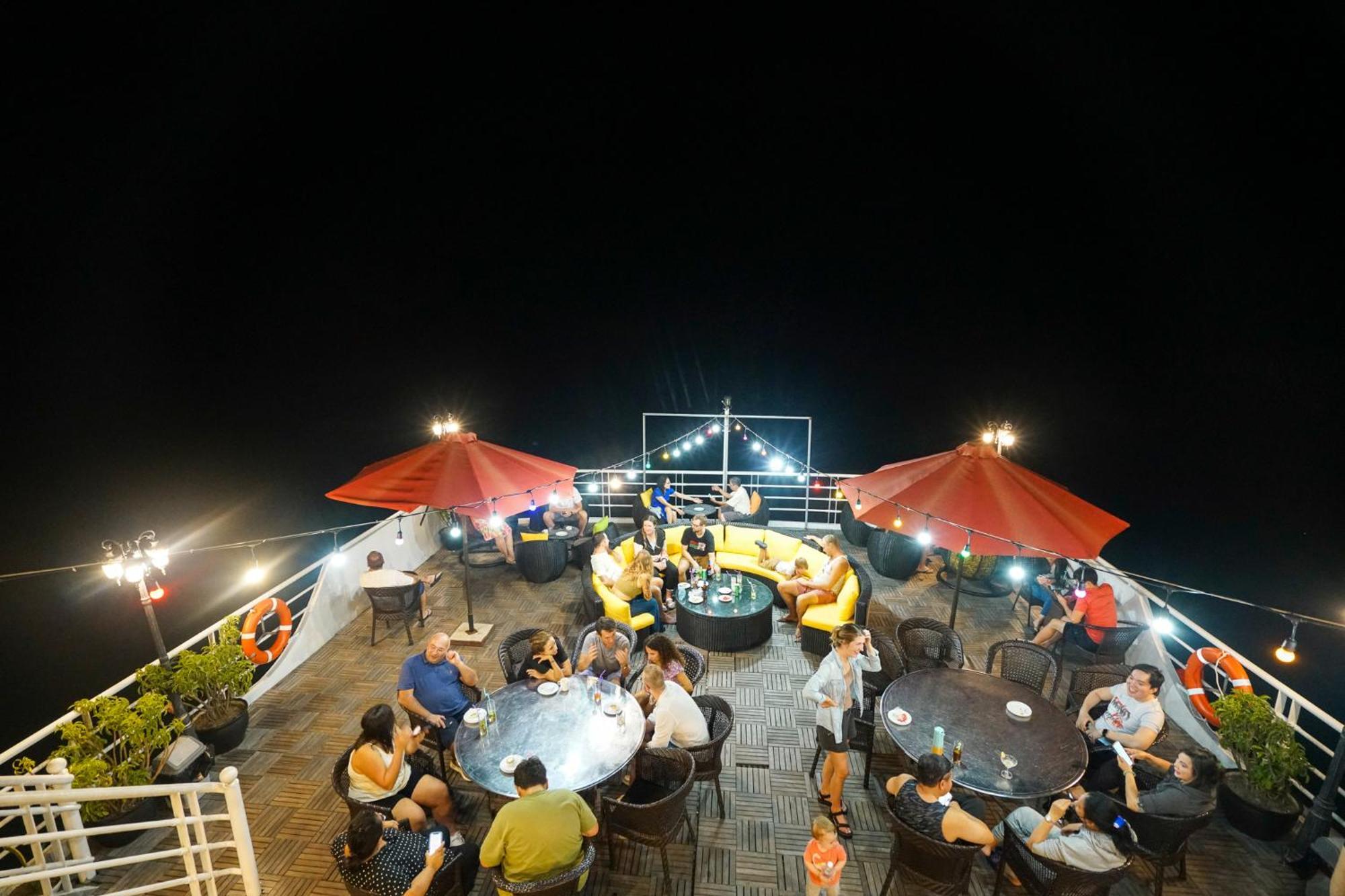 Halong Dragon Bay Cruise Hotel Ха Лонг Екстериор снимка